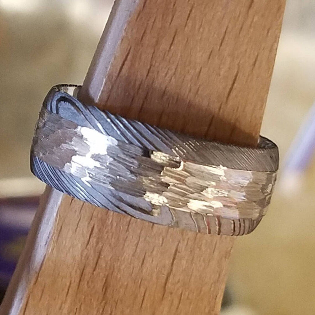 8mm Wide Damascus Steel Wedding Ring - Damascus Steel Band With A 4mm Sterling Silver Inlay & Horizontal Tree Bark Finish