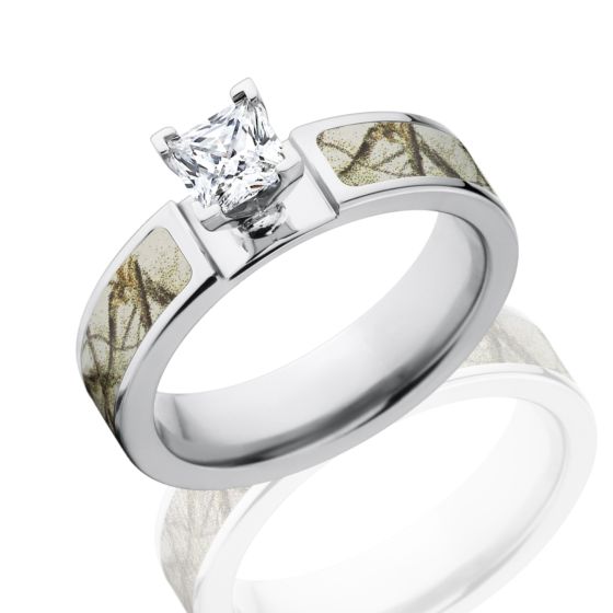 Realtree AP Snow Engagement Camo Bands w/ 1 CTW 14k Setting, Camo Rings