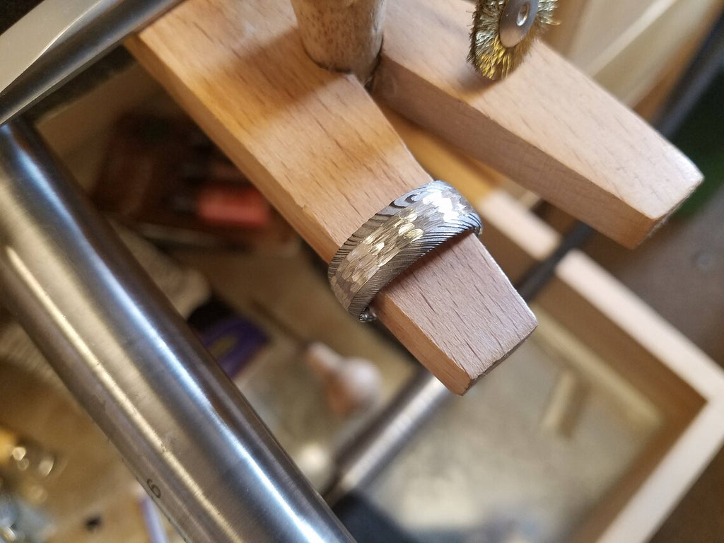 8mm Wide Damascus Steel Wedding Ring - Damascus Steel Band With A 4mm Sterling Silver Inlay & Horizontal Tree Bark Finish